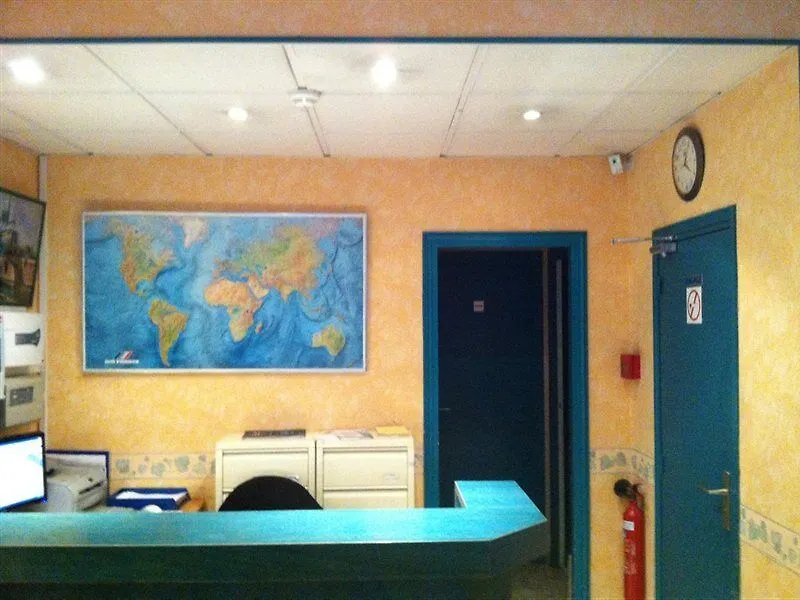 Ibis Styles Paris Gare De L'Est Magenta Hotel